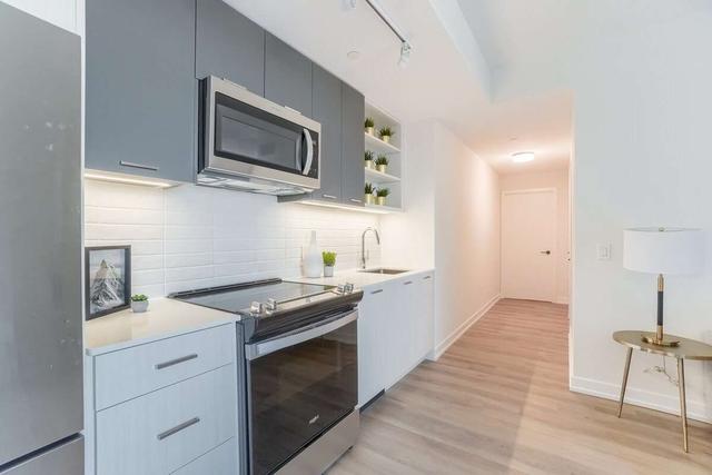 814 - 2300 St Clair Ave W, Condo with 3 bedrooms, 2 bathrooms and 1 parking in Toronto ON | Image 6