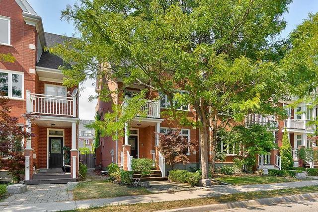 33 Bridgewater Rd, House semidetached with 3 bedrooms, 4 bathrooms and 2 parking in Oakville ON | Card Image