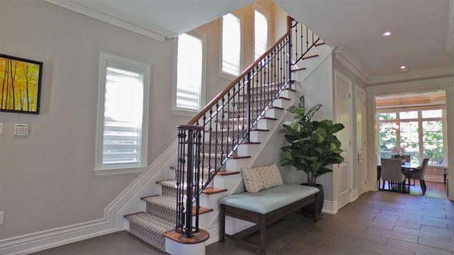 274 Lake Promenade, House detached with 4 bedrooms, 5 bathrooms and 2 parking in Toronto ON | Image 3