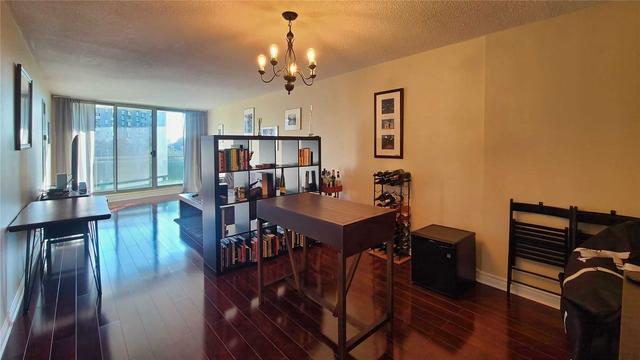 404 - 820 Burnhamthorpe Rd, Condo with 2 bedrooms, 2 bathrooms and 1 parking in Toronto ON | Image 5