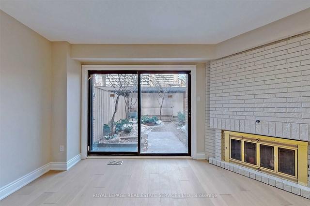 26a Dundonald St, House attached with 3 bedrooms, 3 bathrooms and 2 parking in Toronto ON | Image 24