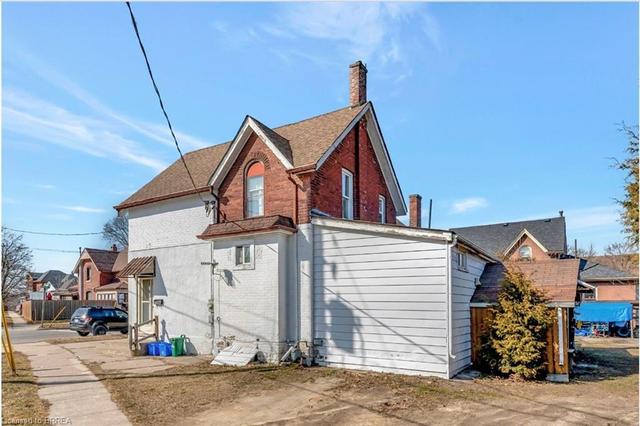 84 Superior Street, House detached with 5 bedrooms, 4 bathrooms and 3 parking in Brantford ON | Image 13