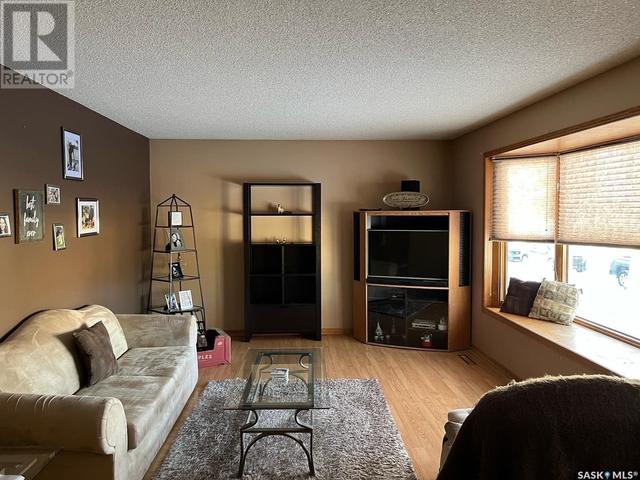 200 Conlin Drive, House detached with 5 bedrooms, 2 bathrooms and null parking in Swift Current SK | Image 5
