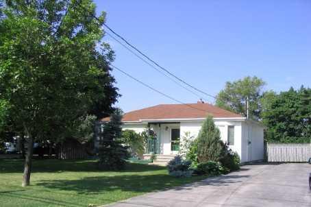 18192 Leslie St, House detached with 2 bedrooms, 1 bathrooms and 6 parking in Newmarket ON | Image 1