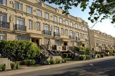 th 35 - 80 Carr St, Townhouse with 2 bedrooms, 1 bathrooms and 1 parking in Toronto ON | Image 1