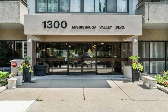 1401 - 1300 Mississauga Valley Blvd, Condo with 2 bedrooms, 2 bathrooms and 1 parking in Mississauga ON | Image 12