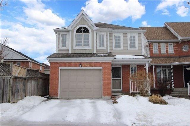1071 Summitview Cres, House detached with 3 bedrooms, 3 bathrooms and 2 parking in Oshawa ON | Image 1