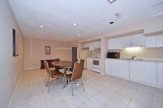 24 Thurso Clse, House semidetached with 3 bedrooms, 2 bathrooms and 3 parking in Vaughan ON | Image 21