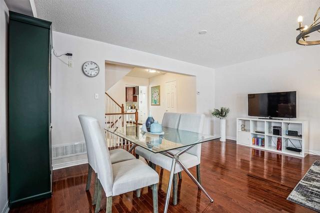 253 Sassafras Circ, House detached with 3 bedrooms, 4 bathrooms and 4 parking in Vaughan ON | Image 4
