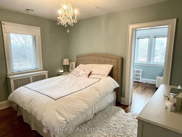 upper - 73 Humewood Dr, House detached with 3 bedrooms, 1 bathrooms and 1 parking in Toronto ON | Image 4