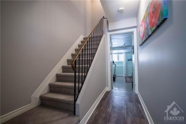 389 Pickford Drive, Townhouse with 3 bedrooms, 3 bathrooms and 3 parking in Ottawa ON | Image 7