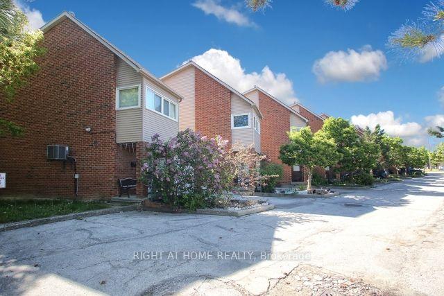 11 - 1031 Midland Ave, Townhouse with 3 bedrooms, 3 bathrooms and 2 parking in Toronto ON | Image 12