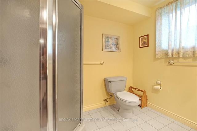 28 Buckingham Dr, House detached with 3 bedrooms, 2 bathrooms and 3 parking in Hamilton ON | Image 27