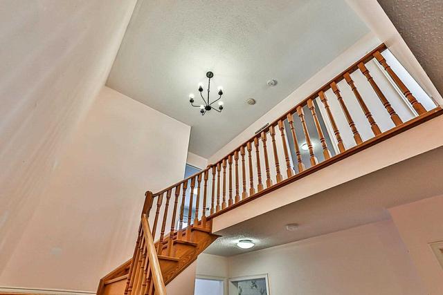 16 Myrna Lane, House detached with 4 bedrooms, 4 bathrooms and 6 parking in Toronto ON | Image 7
