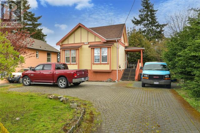 1729 Foul Bay Rd, House detached with 3 bedrooms, 2 bathrooms and 2 parking in Oak Bay BC | Image 38