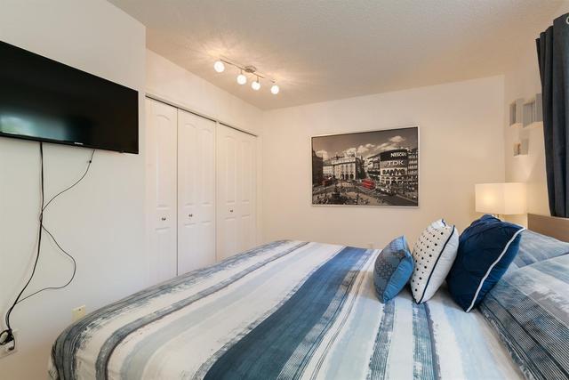 1102 - 3115 51 Street Sw, Condo with 2 bedrooms, 1 bathrooms and 1 parking in Calgary AB | Image 12