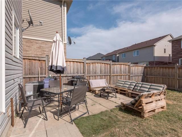 976 Savoline Blvd, House detached with 3 bedrooms, 3 bathrooms and 2 parking in Milton ON | Image 5
