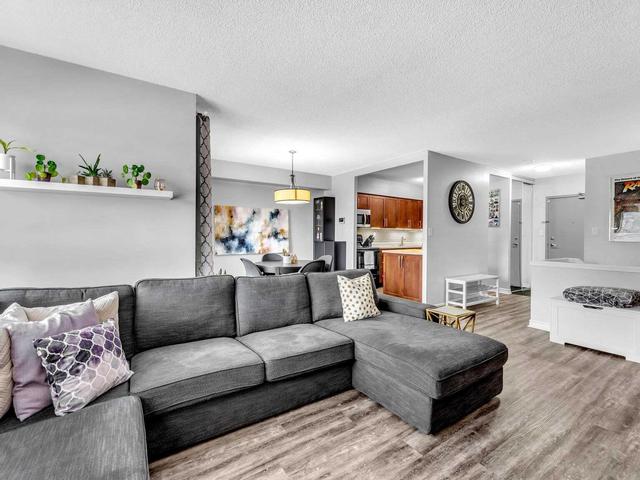 205 - 1000 Cedarglen Gate, Condo with 2 bedrooms, 2 bathrooms and 2 parking in Mississauga ON | Image 3