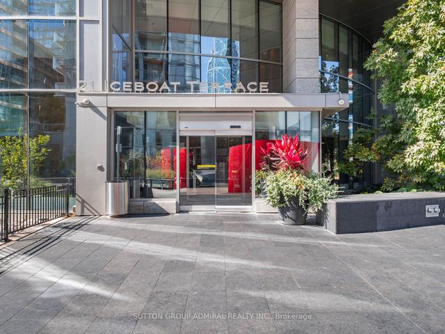 3306 - 21 Iceboat Terr, Condo with 3 bedrooms, 4 bathrooms and 3 parking in Toronto ON | Image 29