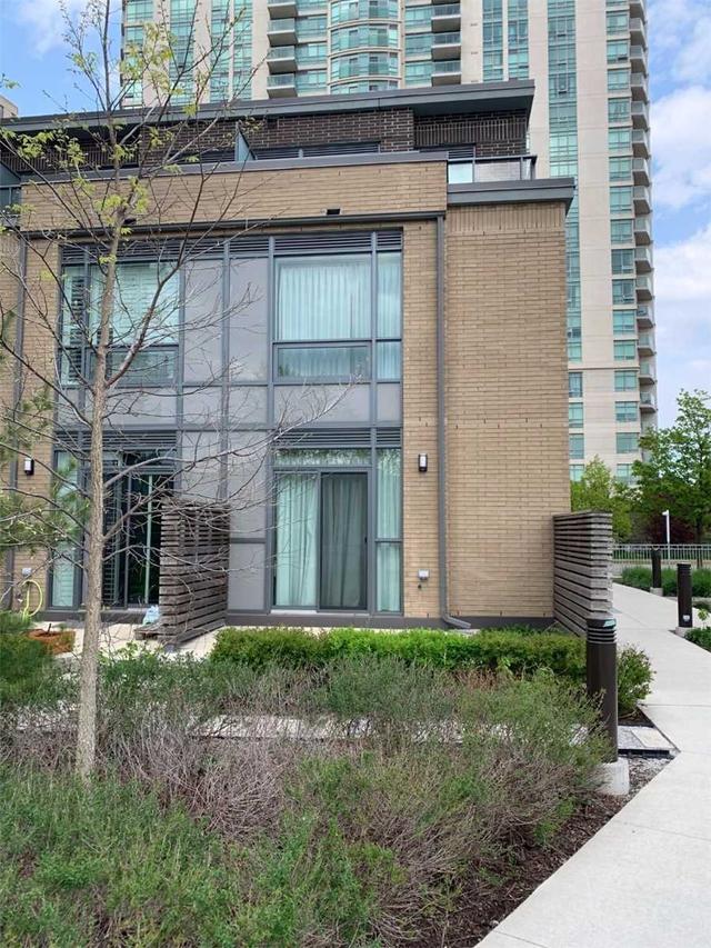 th20 - 215 Bonis Ave, Townhouse with 3 bedrooms, 2 bathrooms and 1 parking in Toronto ON | Image 4