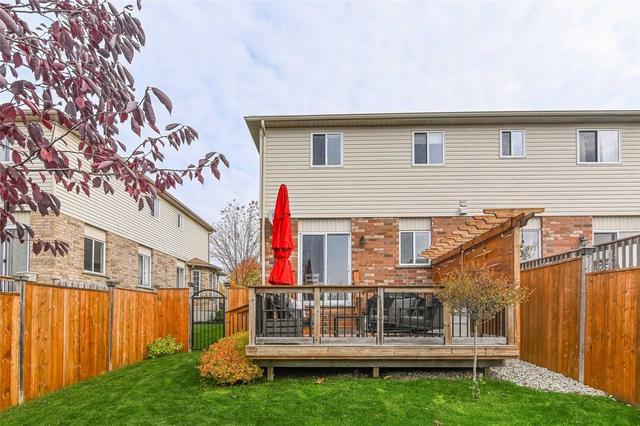 206 Severn Dr, House attached with 3 bedrooms, 3 bathrooms and 3.5 parking in Guelph ON | Image 35