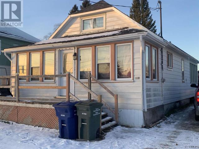 224 Main St, House detached with 4 bedrooms, 2 bathrooms and null parking in Smooth Rock Falls ON | Image 1