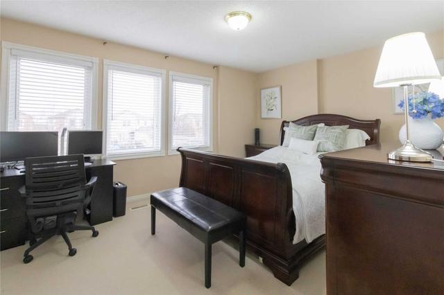 34 Nectarine Cres, House detached with 3 bedrooms, 3 bathrooms and 4 parking in Brampton ON | Image 7