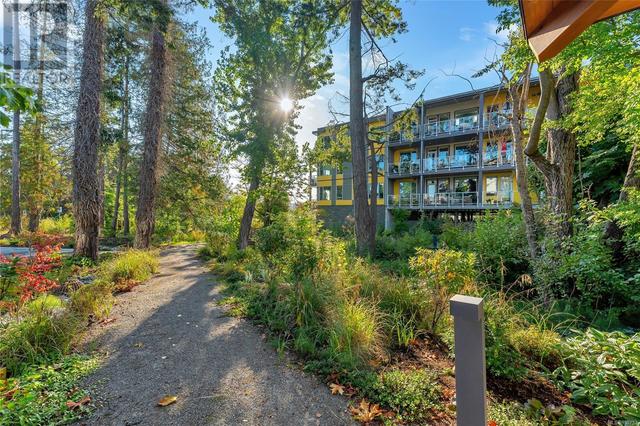 203 - 10680 Mcdonald Park Rd, Condo with 2 bedrooms, 2 bathrooms and 2 parking in North Saanich BC | Image 23