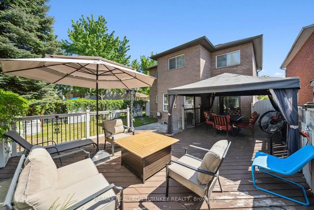 815 Best Circ, House detached with 3 bedrooms, 4 bathrooms and 4 parking in Newmarket ON | Image 24