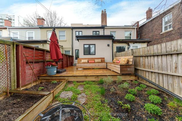 275 Lappin Ave, House attached with 2 bedrooms, 3 bathrooms and 0 parking in Toronto ON | Image 14