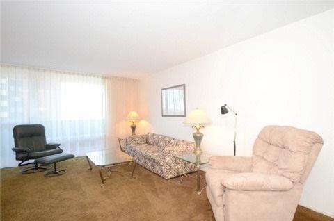 2117 - 1 Massey Sq, Condo with 1 bedrooms, 1 bathrooms and 1 parking in Toronto ON | Image 2