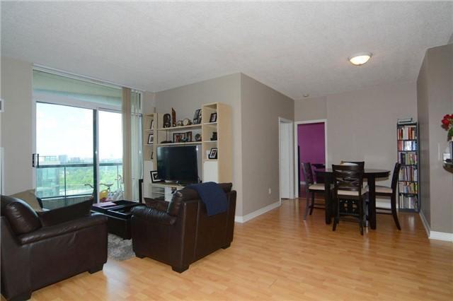 lph6 - 7 Lorraine Dr, Condo with 3 bedrooms, 2 bathrooms and 1 parking in Toronto ON | Image 9