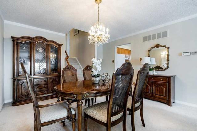4106 Dunmow Cres, House semidetached with 3 bedrooms, 2 bathrooms and 4 parking in Mississauga ON | Image 35