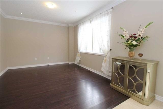 30 Begonia St, House attached with 4 bedrooms, 4 bathrooms and 1 parking in Markham ON | Image 3