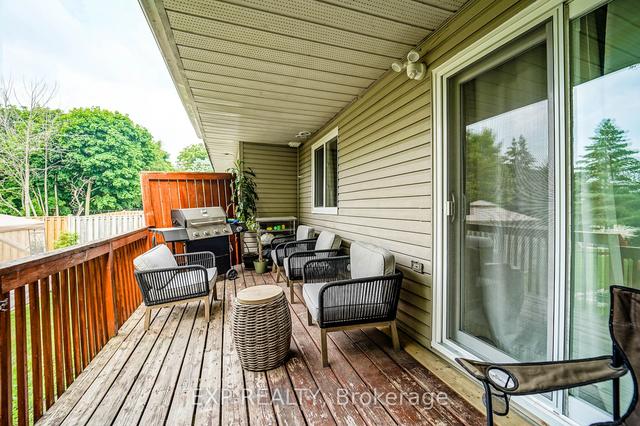 882 Robson St, House attached with 2 bedrooms, 2 bathrooms and 5 parking in Oshawa ON | Image 26