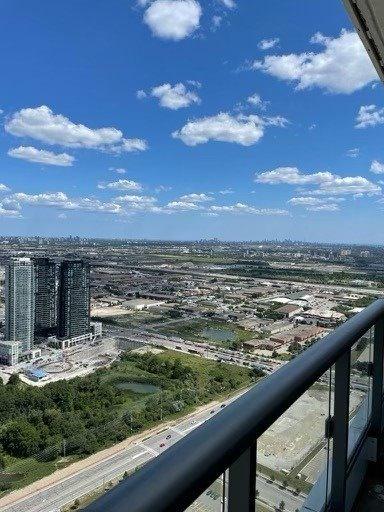 5803 - 950 Portage Pkwy, Condo with 2 bedrooms, 2 bathrooms and 0 parking in Vaughan ON | Image 3