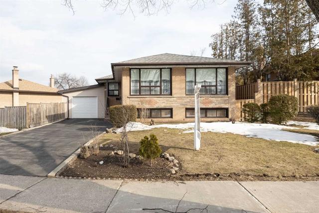41 Allcroft Dr, House detached with 3 bedrooms, 2 bathrooms and 5 parking in Toronto ON | Image 1