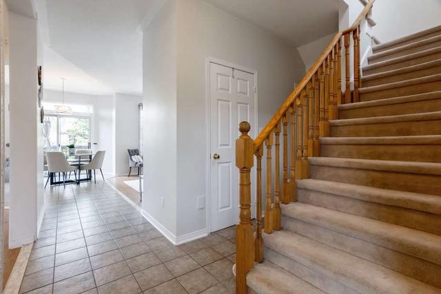 1172 Westridge Dr, House detached with 3 bedrooms, 4 bathrooms and 6 parking in Oshawa ON | Image 11