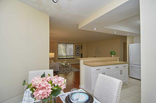 102 - 195 St Patrick St, Condo with 2 bedrooms, 2 bathrooms and 1 parking in Toronto ON | Image 9