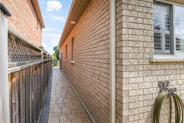 80 Deerborn Dr, House detached with 2 bedrooms, 2 bathrooms and 3 parking in Hamilton ON | Image 30