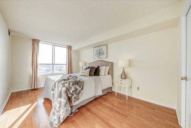 1515 - 330 Mccowan Rd, Condo with 2 bedrooms, 2 bathrooms and 1 parking in Toronto ON | Image 8