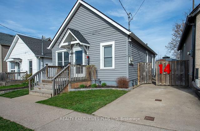 14 Page St, House detached with 3 bedrooms, 1 bathrooms and 1 parking in St. Catharines ON | Image 1