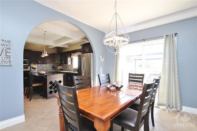 6748 Fallowfield Road, House detached with 3 bedrooms, 3 bathrooms and 20 parking in Ottawa ON | Image 13