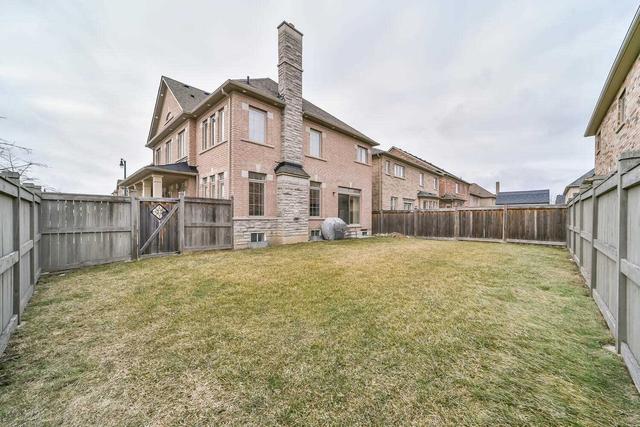 17 Jevins Clse, House detached with 4 bedrooms, 5 bathrooms and 6 parking in Brampton ON | Image 25