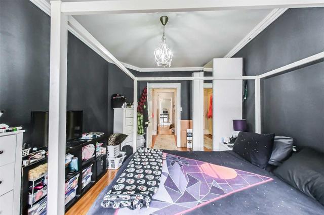 410 St Clarens Ave, House semidetached with 5 bedrooms, 3 bathrooms and 2 parking in Toronto ON | Image 24