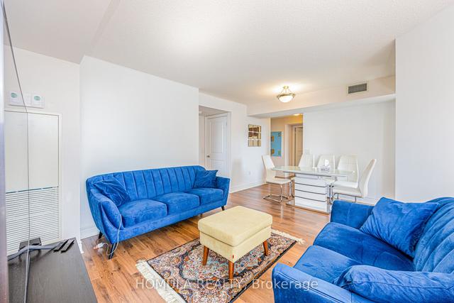 1826 - 500 Doris Ave, Condo with 2 bedrooms, 2 bathrooms and 1 parking in Toronto ON | Image 6