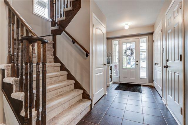 18 Richard Davies Cres, House detached with 4 bedrooms, 3 bathrooms and 3 parking in Clarington ON | Image 3