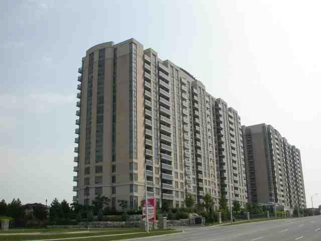 1129 - 18 Mondeo Dr, Condo with 1 bedrooms, 1 bathrooms and 1 parking in Toronto ON | Image 1
