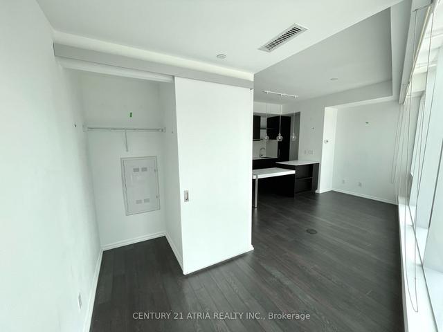 1313 - 197 Yonge St, Condo with 0 bedrooms, 1 bathrooms and 0 parking in Toronto ON | Image 6
