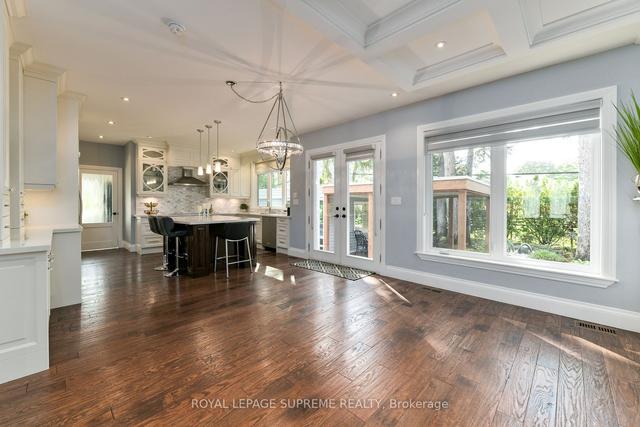 1193 Tisdale St, House detached with 4 bedrooms, 5 bathrooms and 6 parking in Oakville ON | Image 3